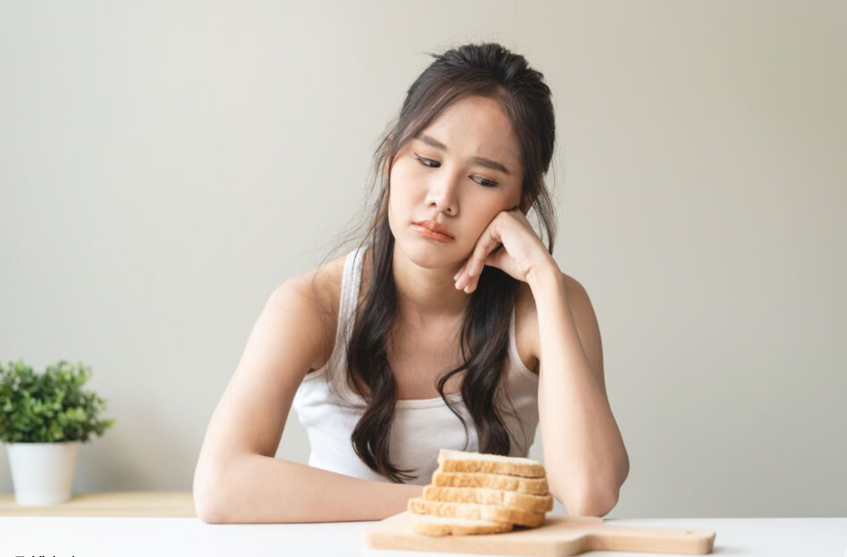 Dairy, Gluten & Food Sensitivity Bloat: How to Eat What You Love Without Stomach Swelling